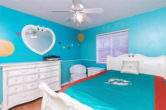 1032 Silktree Ln, Weston, FL 33327