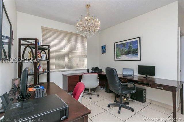 1032 Silktree Ln, Weston, FL 33327