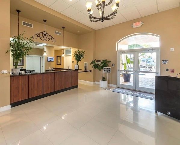 1032 Silktree Ln, Weston, FL 33327