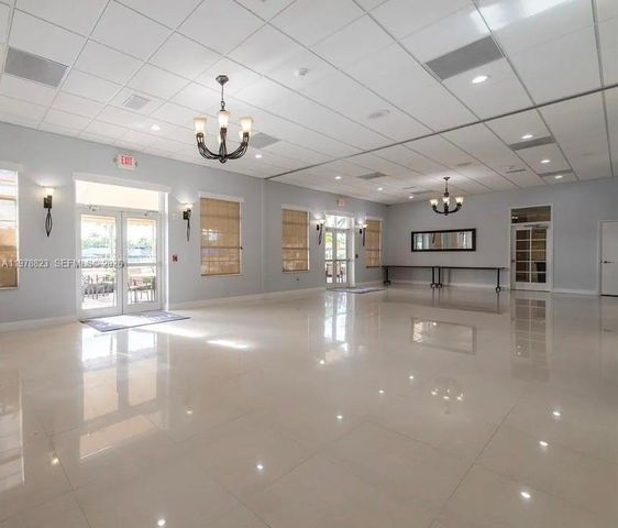 1032 Silktree Ln, Weston, FL 33327