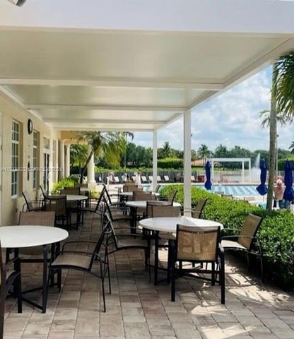 1032 Silktree Ln, Weston, FL 33327