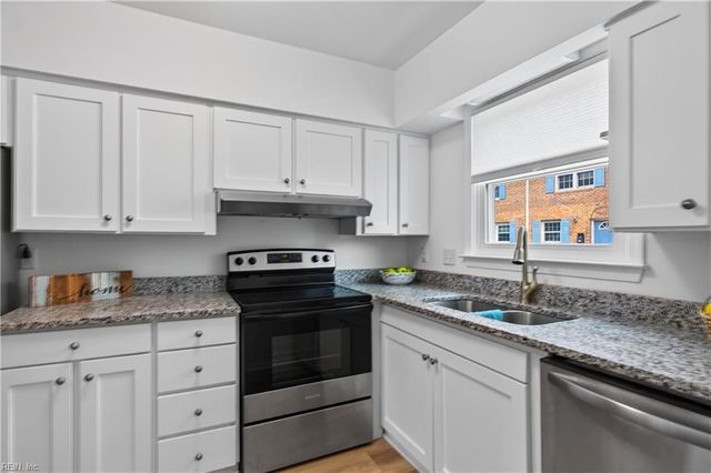435 Barberton DR, Virginia Beach, VA 23451