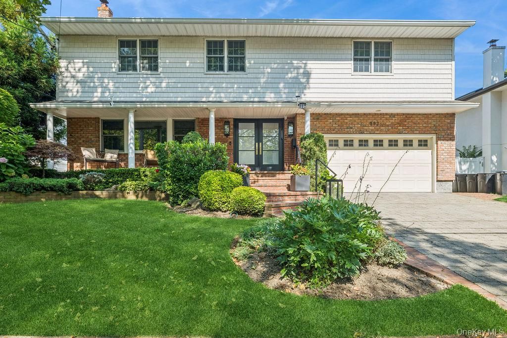 992 Dartmouth Lane, Woodmere, NY 11598