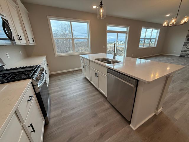 1667 Meadows Drive, East Bethel, MN 55011