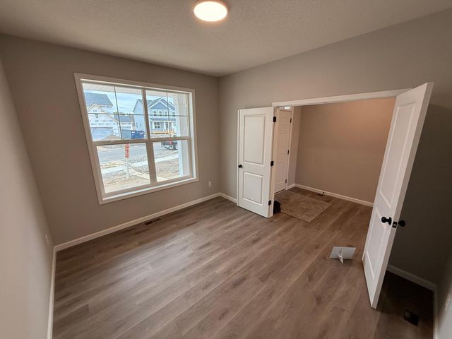 1667 Meadows Drive, East Bethel, MN 55011