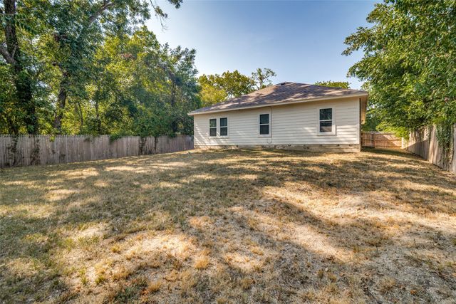 700 E Hickory Street, Kaufman, TX 75142