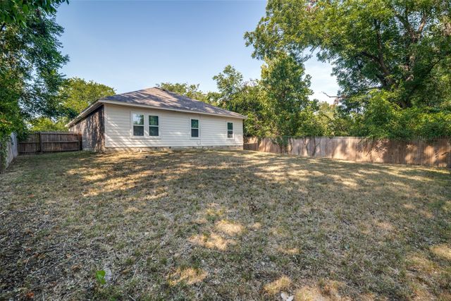 700 E Hickory Street, Kaufman, TX 75142