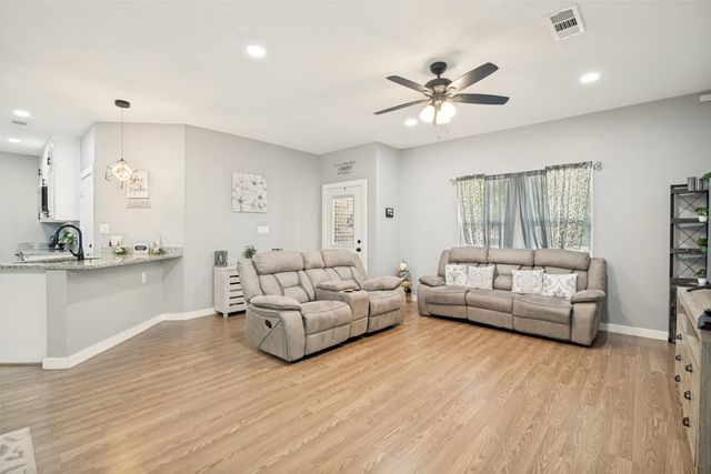 700 E Hickory Street, Kaufman, TX 75142