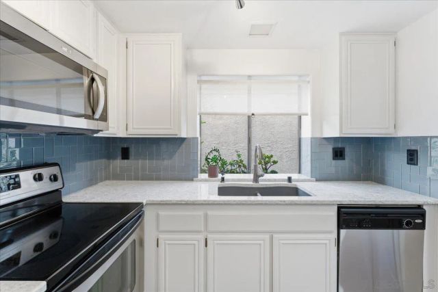 12141 Iron View Row, San Diego, CA 92128