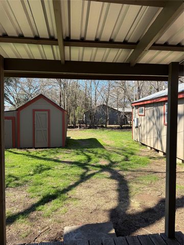 404 Lee ST, Smithville, TX 78957