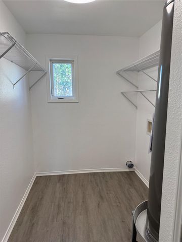 404 Lee ST, Smithville, TX 78957