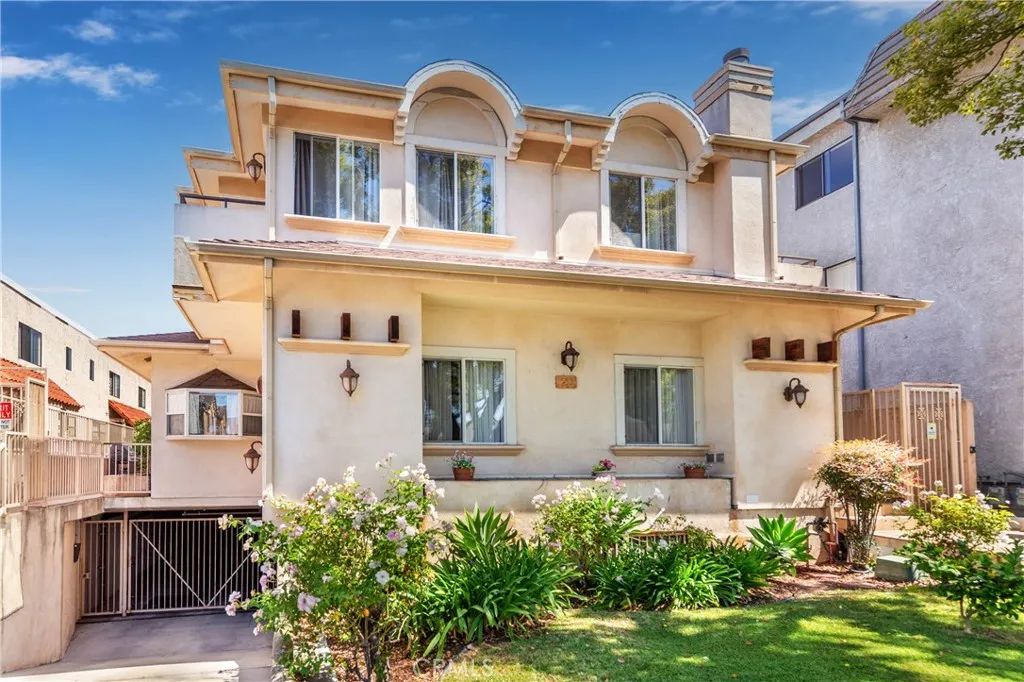 455 W Wilson 2, Glendale, CA 91203
