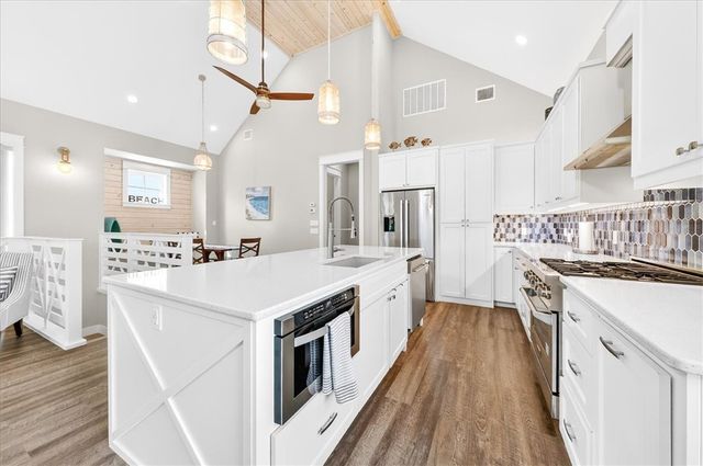 297 Hide Away Dr, Port Aransas, TX 78373
