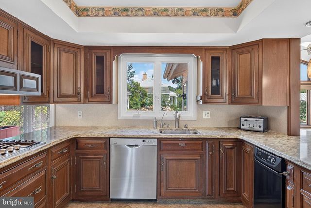 1957 GERALDSON DR, Lancaster, PA 17601