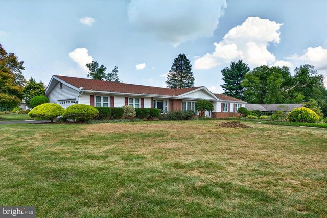1957 GERALDSON DR, Lancaster, PA 17601