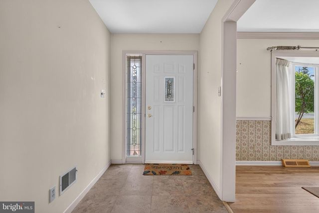 1957 GERALDSON DR, Lancaster, PA 17601