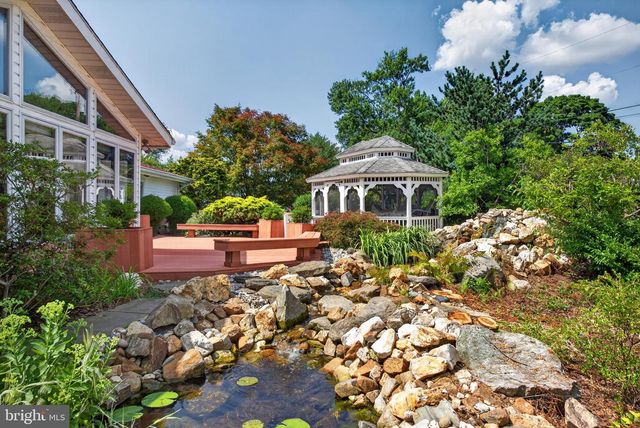 1957 GERALDSON DR, Lancaster, PA 17601