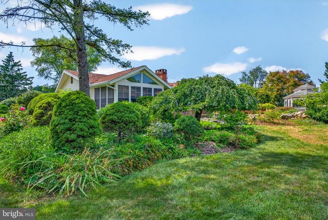 1957 GERALDSON DR, Lancaster, PA 17601