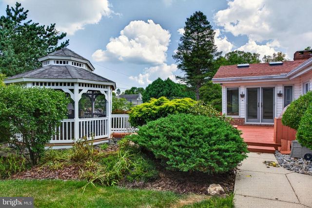 1957 GERALDSON DR, Lancaster, PA 17601
