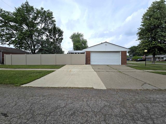 23398 Linne Drive, Clinton Township, MI 48035