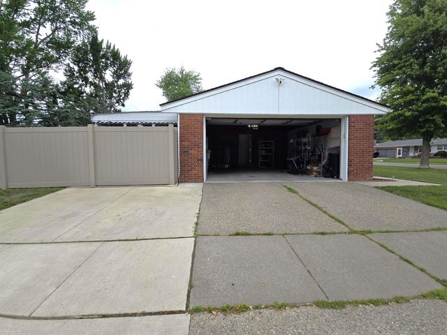 23398 Linne Drive, Clinton Township, MI 48035