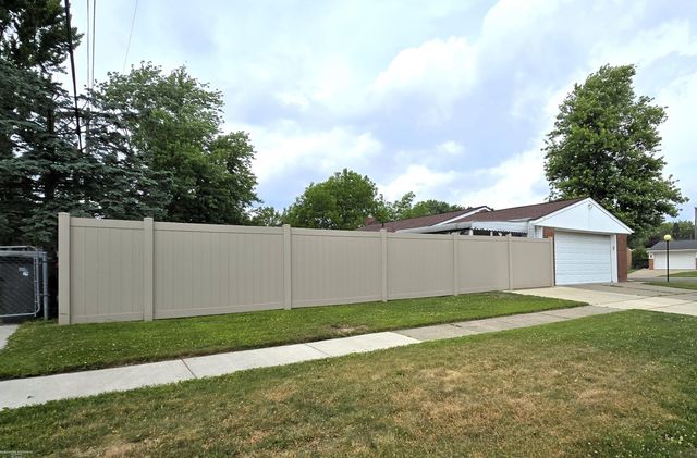 23398 Linne Drive, Clinton Township, MI 48035