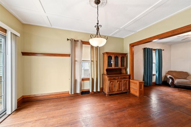 235 Highland Drive NW, Cedar Rapids, IA 52405