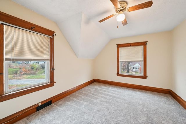 235 Highland Drive NW, Cedar Rapids, IA 52405