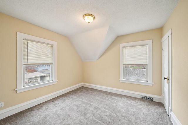 235 Highland Drive NW, Cedar Rapids, IA 52405