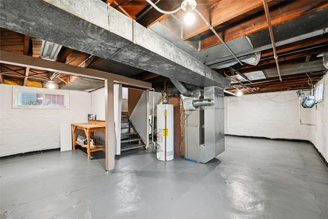 235 Highland Drive NW, Cedar Rapids, IA 52405