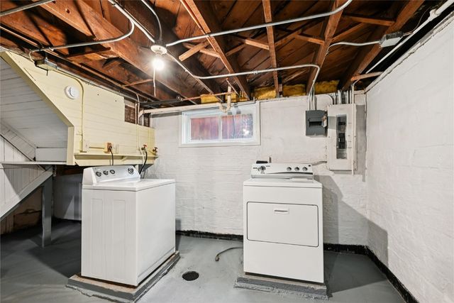 235 Highland Drive NW, Cedar Rapids, IA 52405