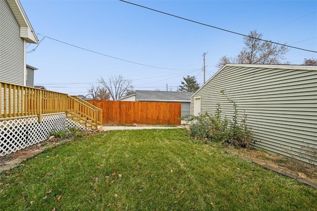 235 Highland Drive NW, Cedar Rapids, IA 52405