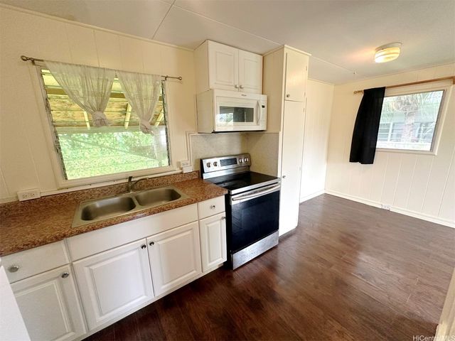 528 Oneawa Street, Kailua, HI 96734