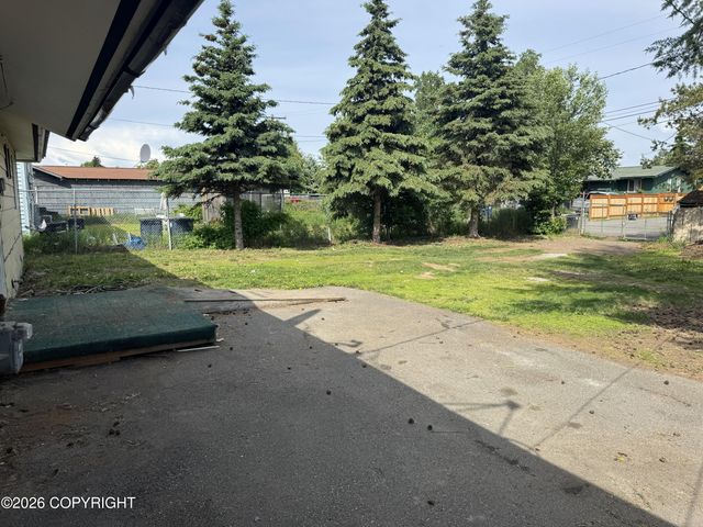 1535 Primrose Street, Anchorage, AK 99508