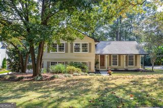 881 Huntington Way NW, Lilburn, GA 30047