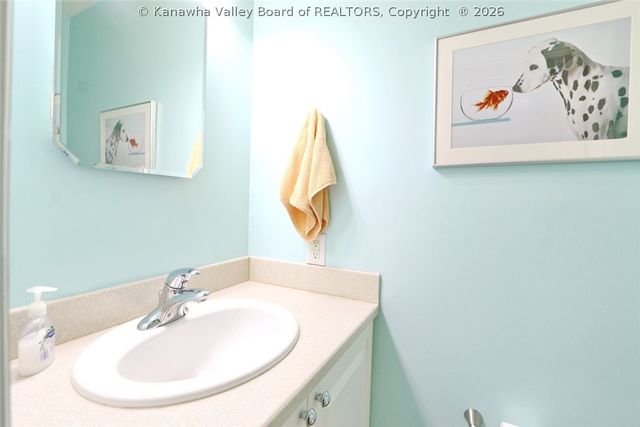 302 Powder Horn Road, Charleston, WV 25314