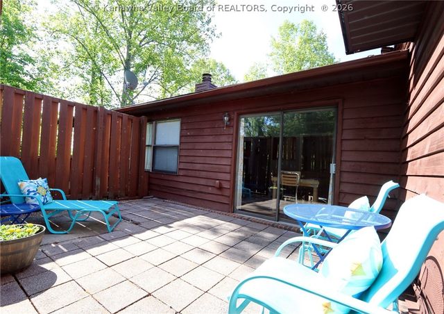 302 Powder Horn Road, Charleston, WV 25314