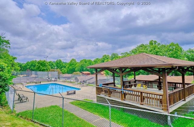 302 Powder Horn Road, Charleston, WV 25314