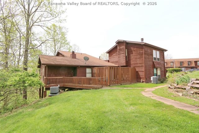 302 Powder Horn Road, Charleston, WV 25314