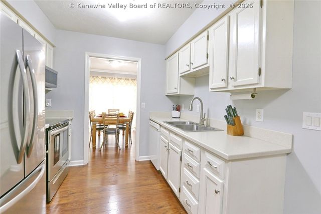 302 Powder Horn Road, Charleston, WV 25314