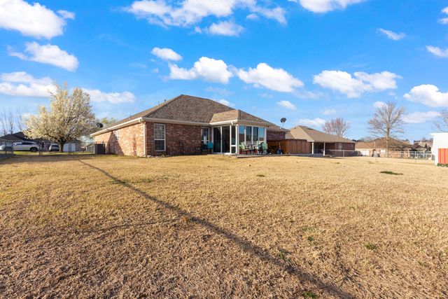 801 E 9th Street, Grove, OK 74344