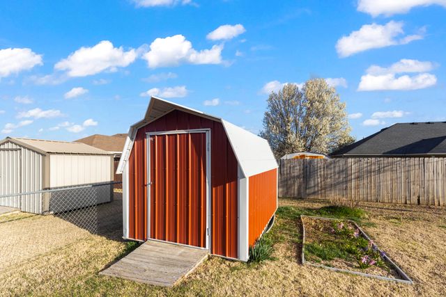 801 E 9th Street, Grove, OK 74344