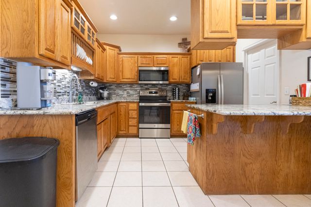 801 E 9th Street, Grove, OK 74344