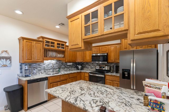 801 E 9th Street, Grove, OK 74344