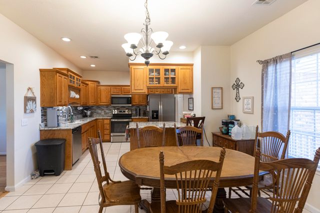 801 E 9th Street, Grove, OK 74344