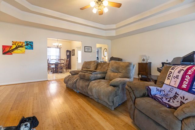 801 E 9th Street, Grove, OK 74344