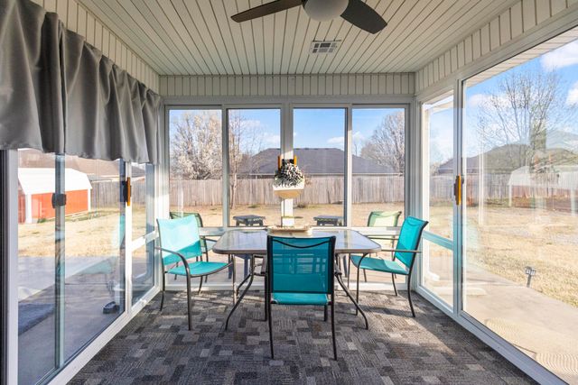 801 E 9th Street, Grove, OK 74344