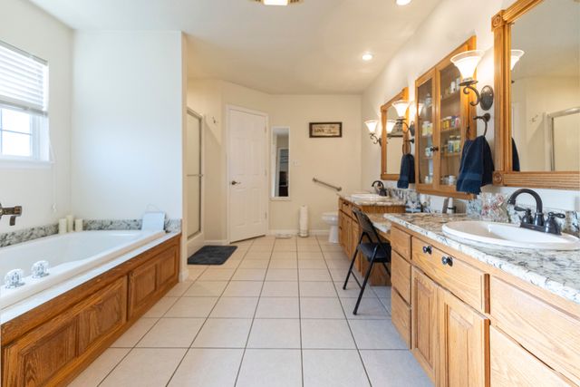 801 E 9th Street, Grove, OK 74344