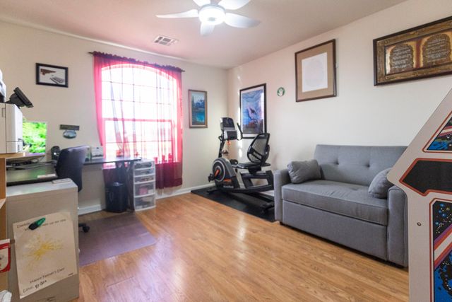 801 E 9th Street, Grove, OK 74344