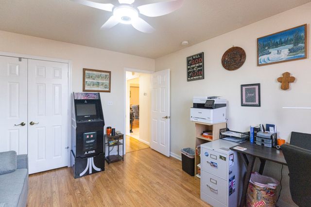 801 E 9th Street, Grove, OK 74344